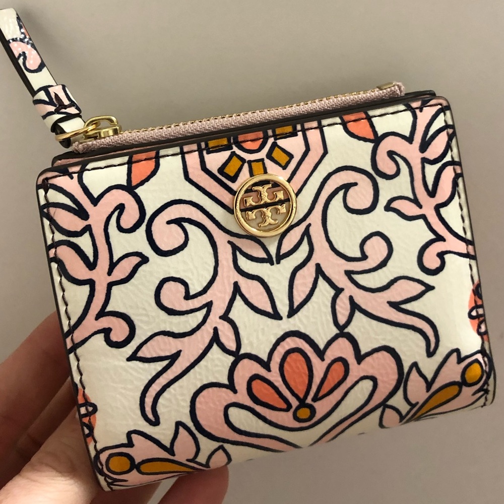 Tory Burch mini wallet